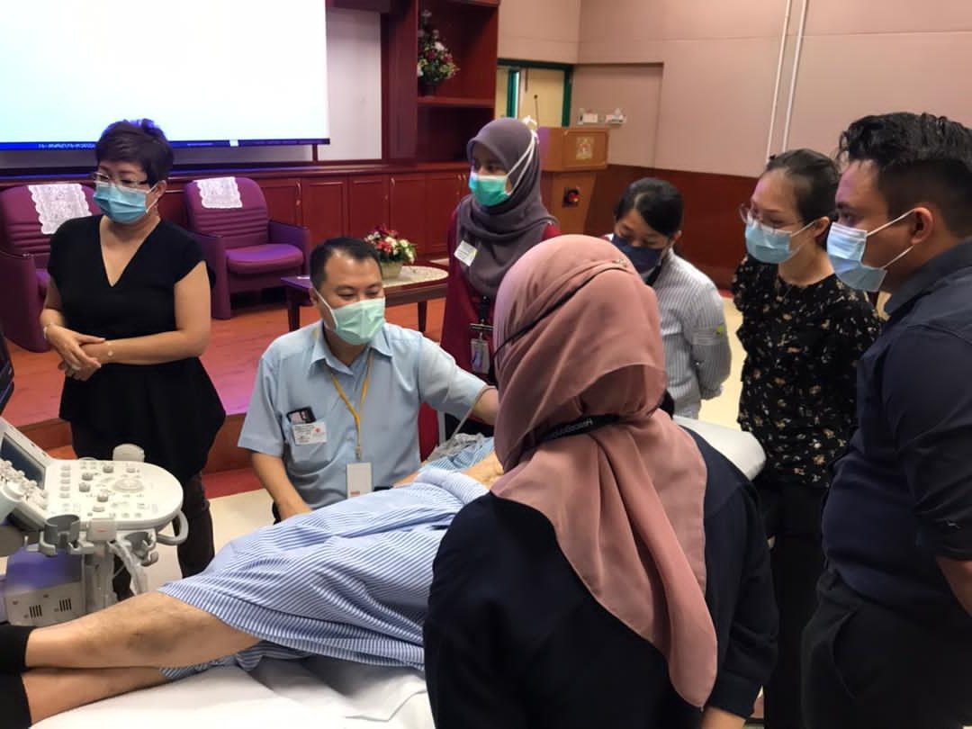 13E632A1-66AA-40A2-B3F8-A1DA3ECA590D